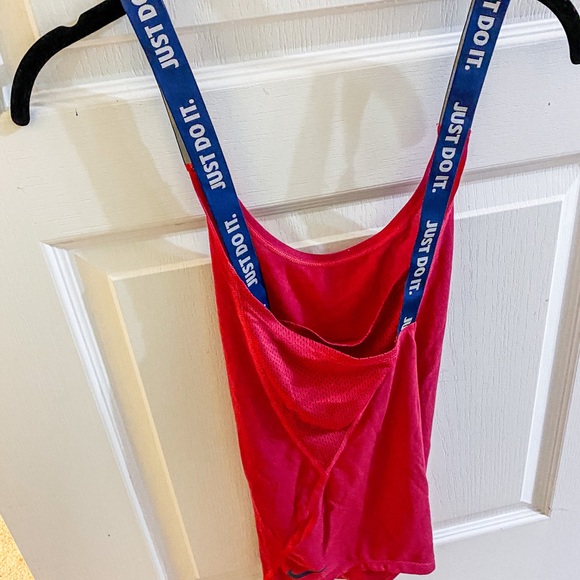 Nike Active Tank - Picture 4 of 4